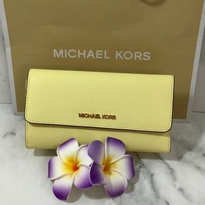 NWT- Michael Kors- Trifold Wallet